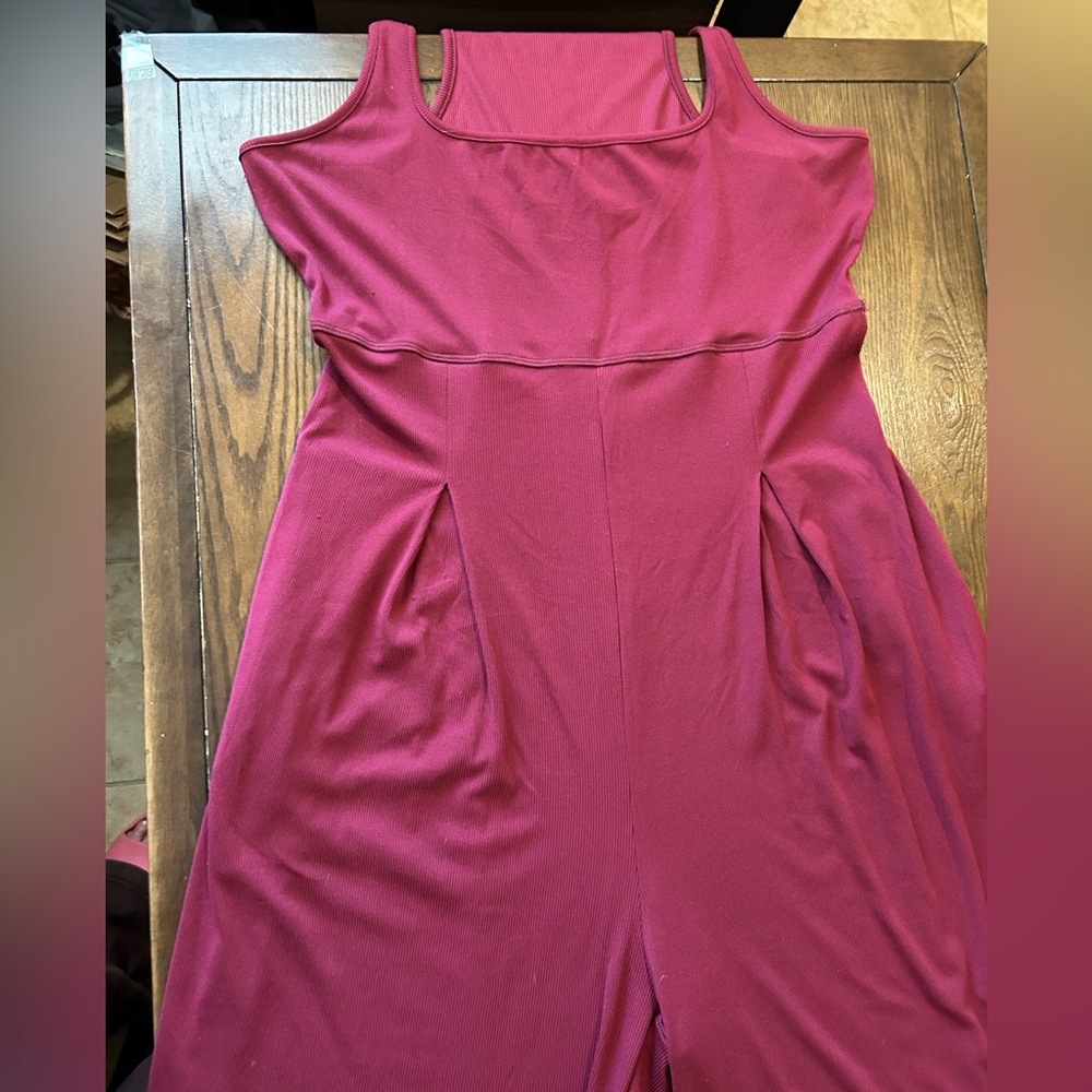 Ribbed Wide-Leg Square-Neck Jumpsuit in Burgundy - Picture 5 of 6